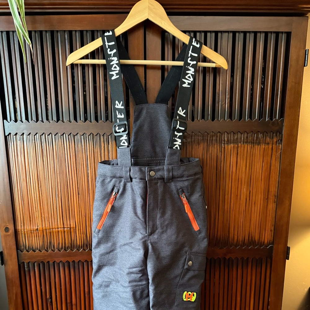 Kids Grey Snowpants with detachable suspenders